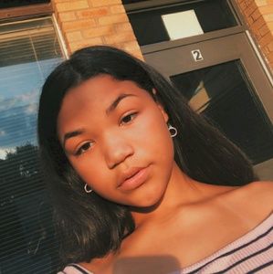 Meet your Posher, Alexia